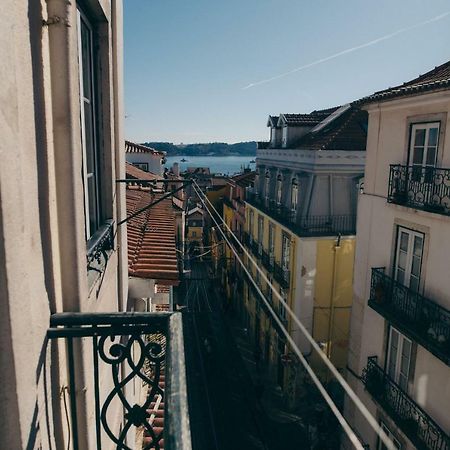 The Blue House - Bica Yellow Tram Lisboa Extérieur photo